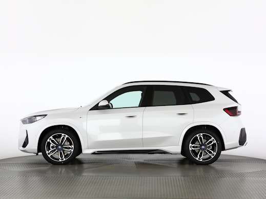 BMW iX1 30 xDrive 1