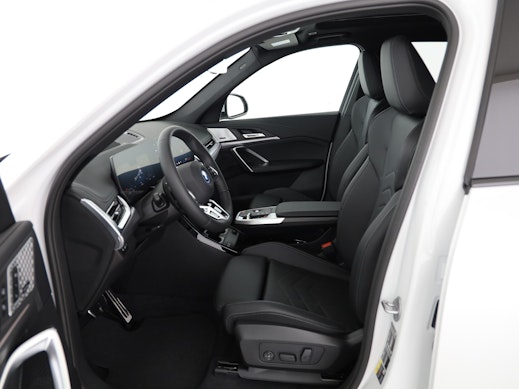 BMW iX1 30 xDrive 3