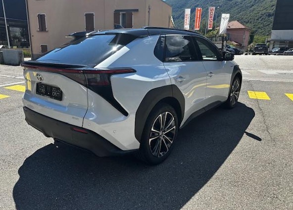 Vehicle image 5 Vehicle image 5