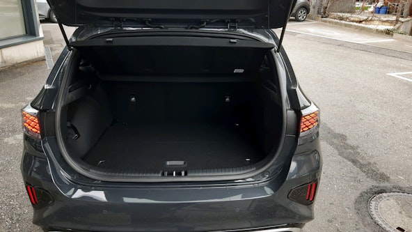 Vehicle image 6 Vehicle image 6