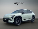 First vehicle image