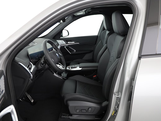 BMW iX1 30 xDrive 3