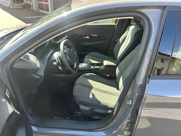 Peugeot 208 1.2 Hybrid Allure Premium
