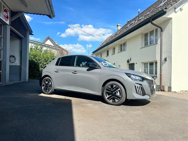 Peugeot 208 1.2 Hybrid Allure Premium