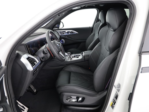 BMW XM 50e Plug-in Hybrid 3