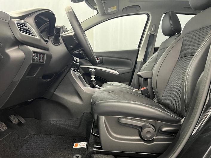 Vehicle image SUZUKI S-CROSS