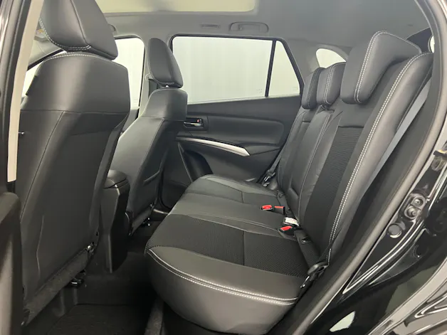 Suzuki S-Cross 1.4 T Compact Top Hybrid 4x4 Shark Fin