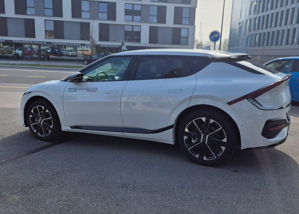 Vehicle image 4 Vehicle image 4