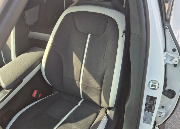 Vehicle image 9 Vehicle image 9