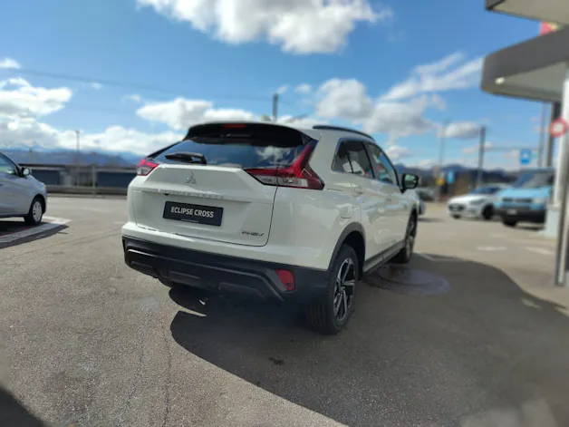 Mitsubishi Eclipse Cross 2.4 PHEV Inform 4x4