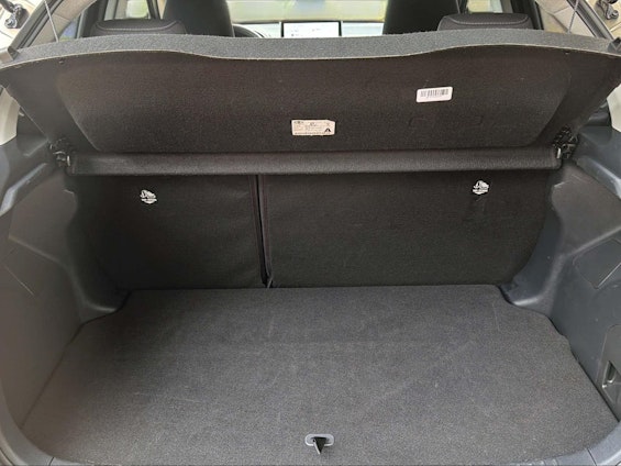 Vehicle image 6 Vehicle image 6