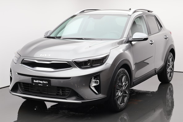 First vehicle image