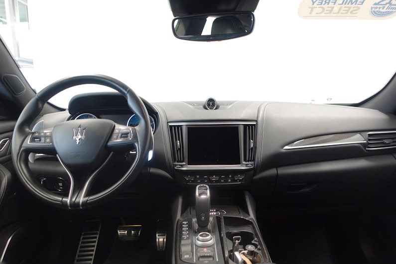 Vehicle image MASERATI LEVANTE