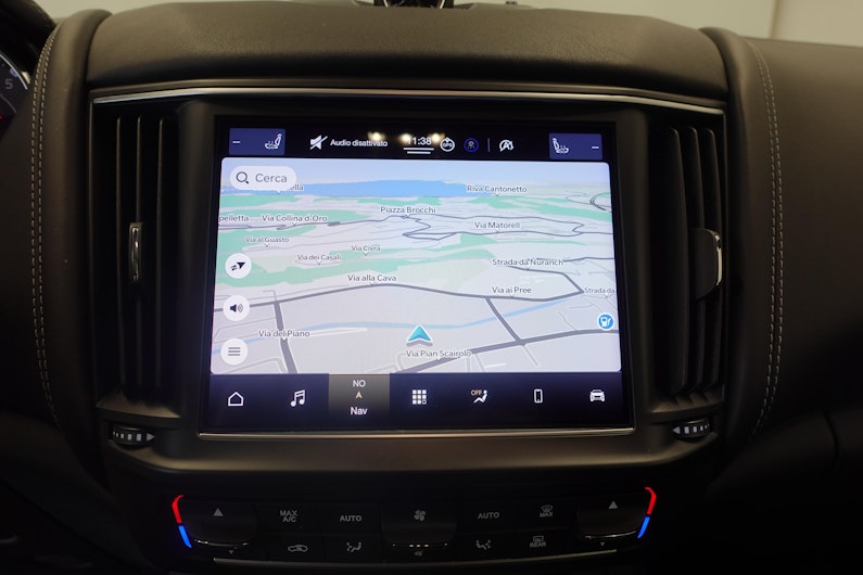 Vehicle image MASERATI LEVANTE