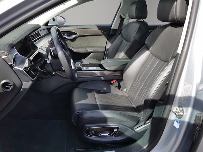 Vehicle image AUDI A8