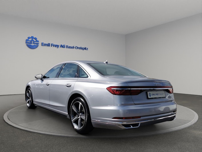 Vehicle image AUDI A8