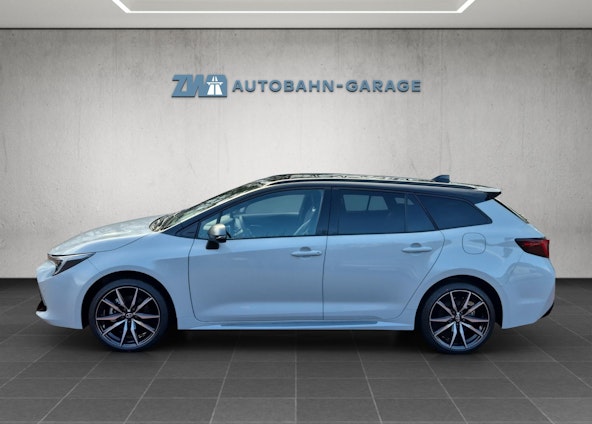 Vehicle image 17 Vehicle image 17