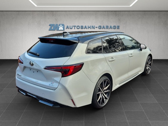 Vehicle image 4 Vehicle image 4