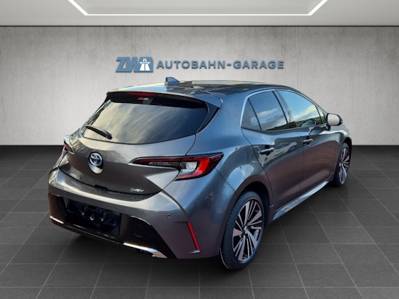 Vehicle image 4 Vehicle image 4