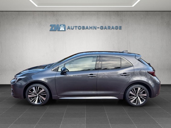 Vehicle image 17 Vehicle image 17