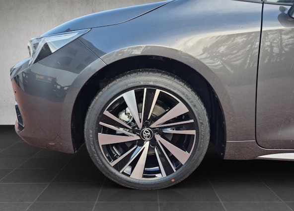 Vehicle image 14 Vehicle image 14