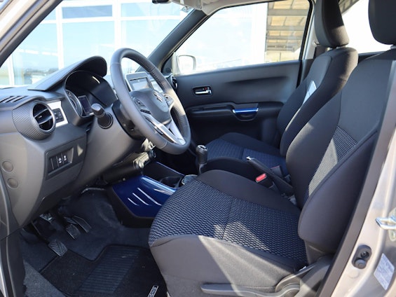 Vehicle image 7