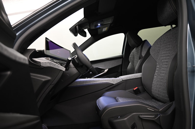 Vehicle image PEUGEOT 5008