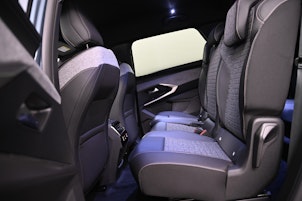 Vehicle image PEUGEOT 5008 e-Allure