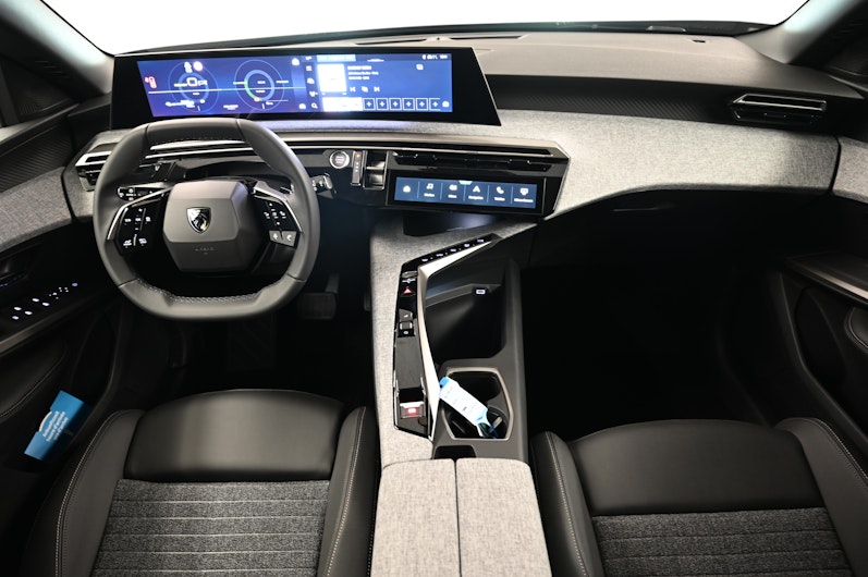 Vehicle image PEUGEOT 5008