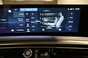 Vehicle image PEUGEOT 5008 e-Allure