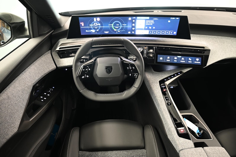 Vehicle image PEUGEOT 5008