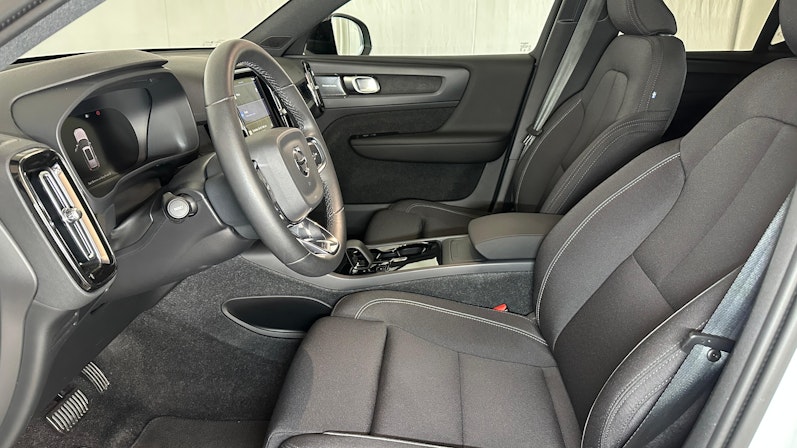 Vehicle image VOLVO XC40