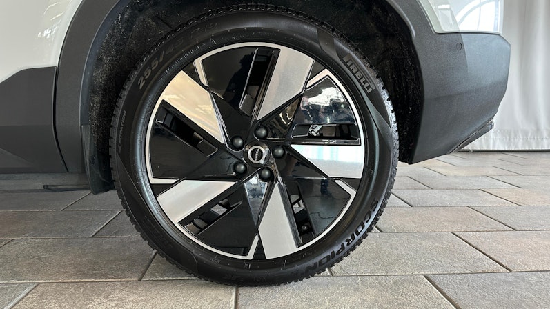 Vehicle image VOLVO XC40