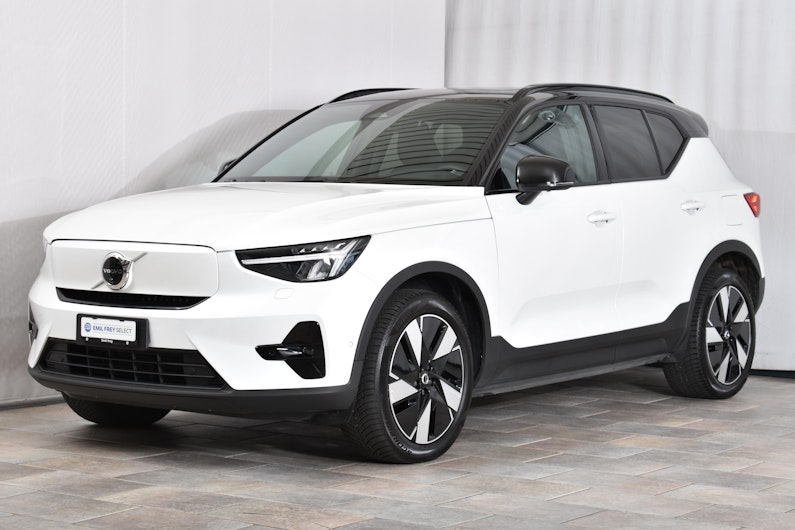 Vehicle image VOLVO XC40