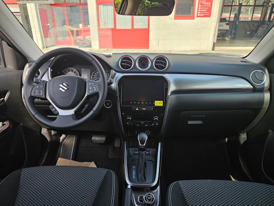 Vehicle image 8 Vehicle image 8