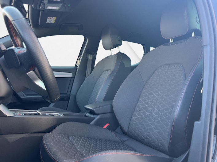 Vehicle image SEAT LEON