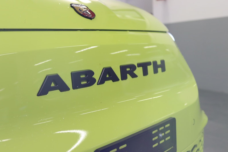 Vehicle image FIAT 500 Abarth