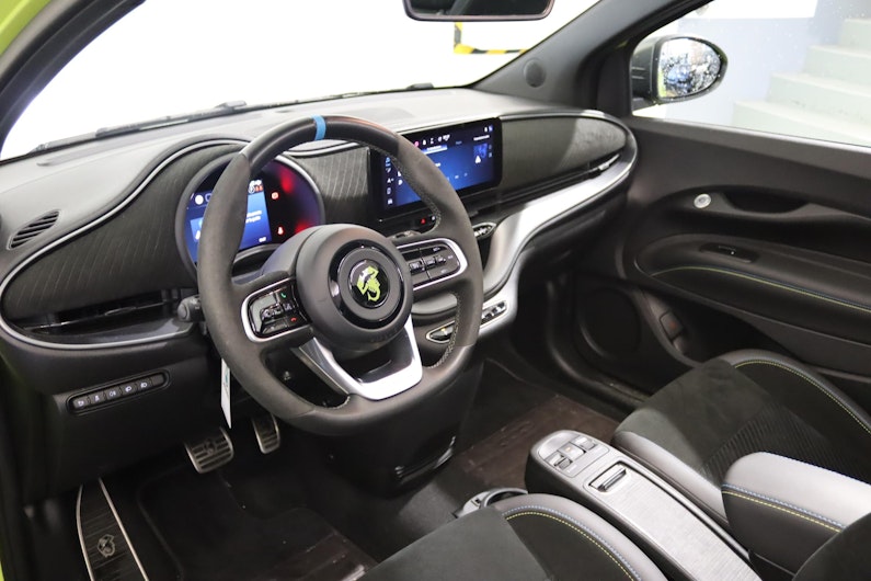 Vehicle image FIAT 500 Abarth