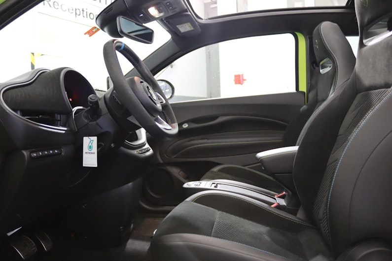 Vehicle image FIAT 500 Abarth