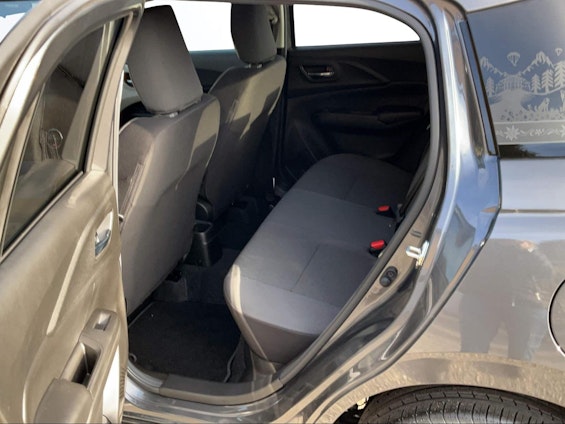 Vehicle image 13 Vehicle image 13