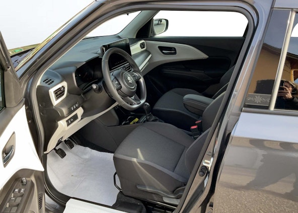 Vehicle image 7 Vehicle image 7