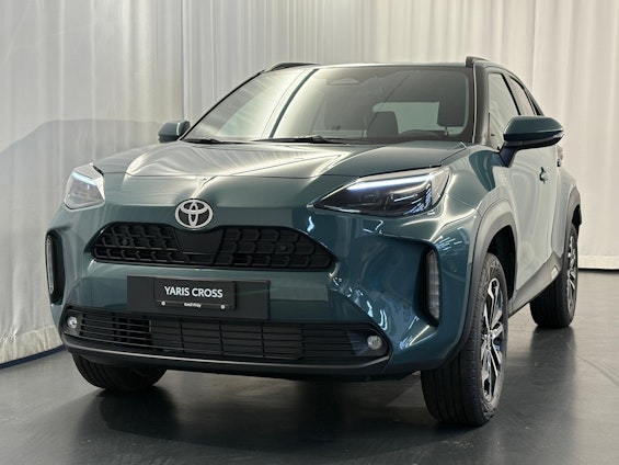 First vehicle image