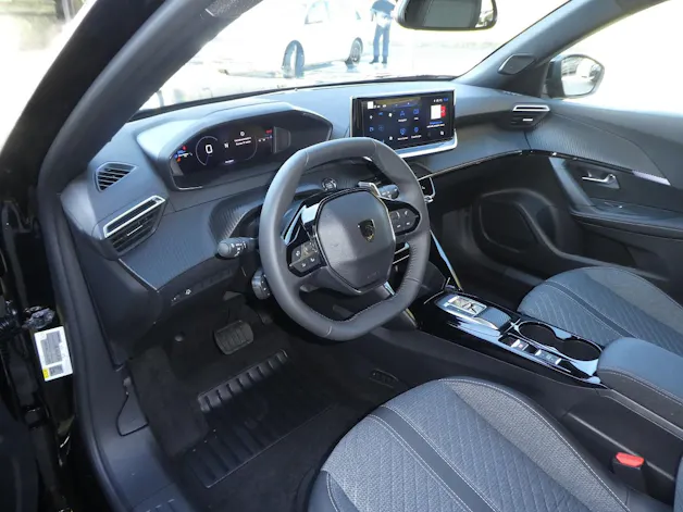 Peugeot 2008 1.2 Hybrid 145 Allure Premium