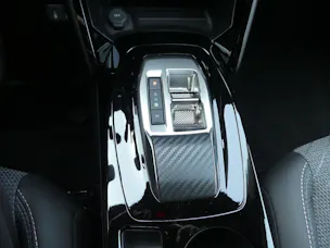 Peugeot 2008 1.2 Hybrid 145 Allure Premium