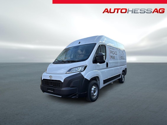 First vehicle image