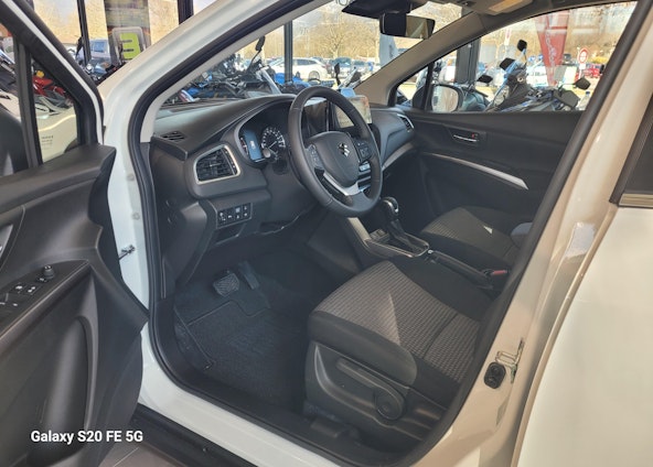 Vehicle image 13 Vehicle image 13