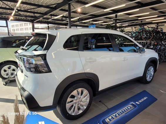 Vehicle image 3 Vehicle image 3