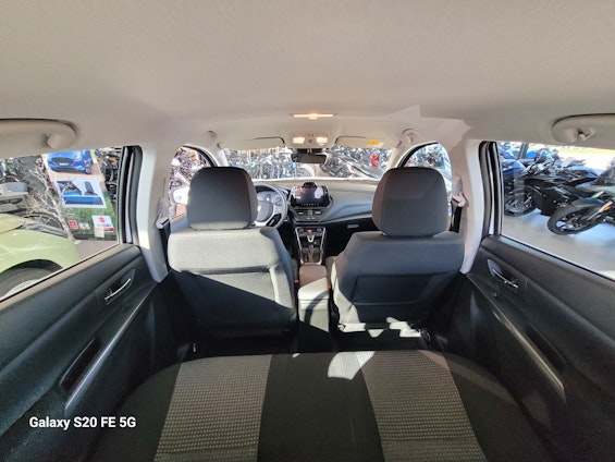 Vehicle image 7 Vehicle image 7