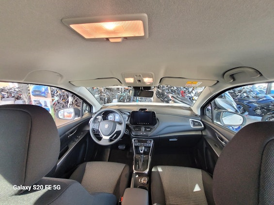 Vehicle image 6 Vehicle image 6