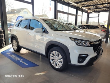 Vehicle image SUZUKI S-CROSS 0 Vehicle image SUZUKI S-CROSS 0